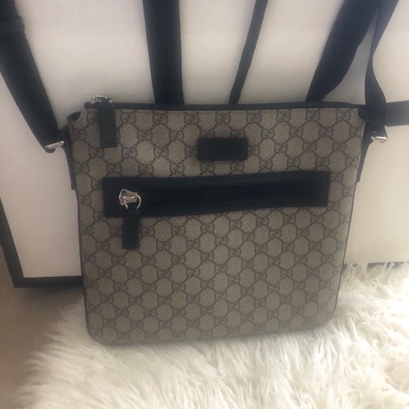 Gucci Messenger Bag - Picture 5 of 5